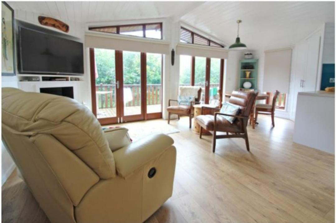 Astbury Falls Luxury Retreats Eardington Esterno foto