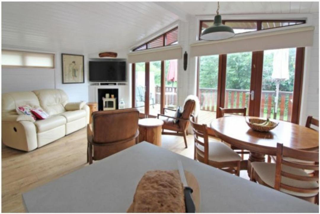Astbury Falls Luxury Retreats Eardington Esterno foto