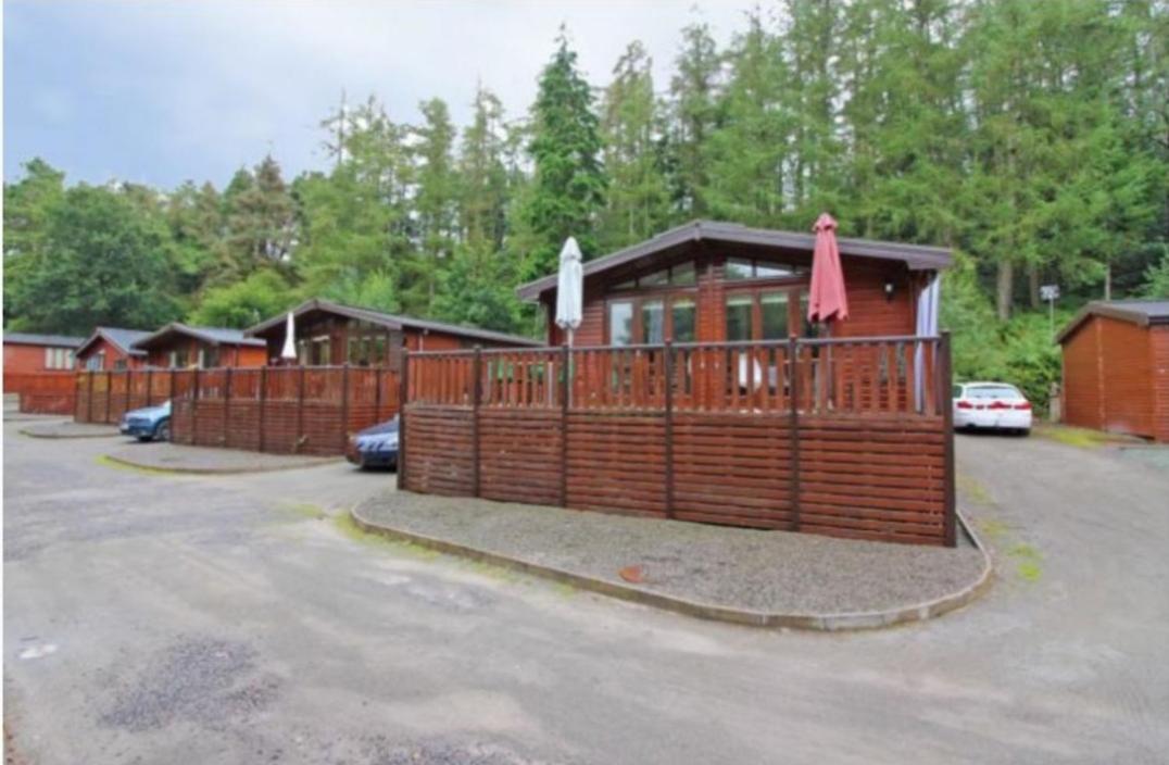 Astbury Falls Luxury Retreats Eardington Esterno foto